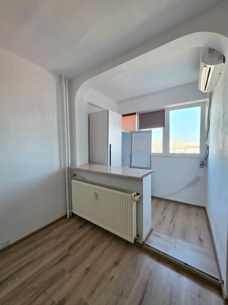 1 Decembrie 1918, garsoniera prox. metrou, bloc anvelopat,